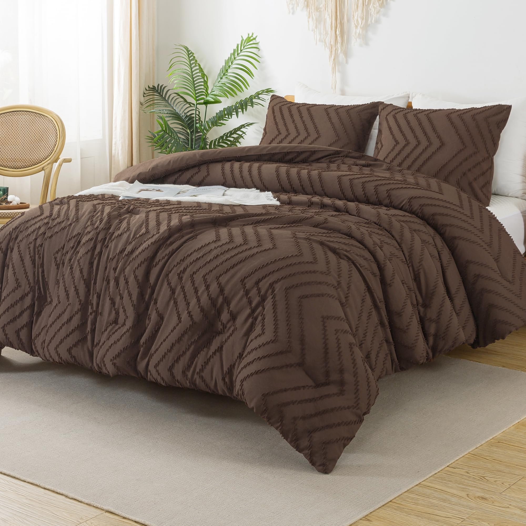Litanika Brown Queen Size Comforter Sets, 3 Pieces Lightweight Chevron Tufted Bedding Comforter Set, Fluffy Down Alternative Com